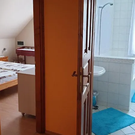 Apartman Pipacs *