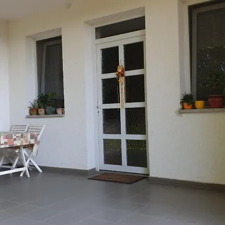 Ilona Apartament *